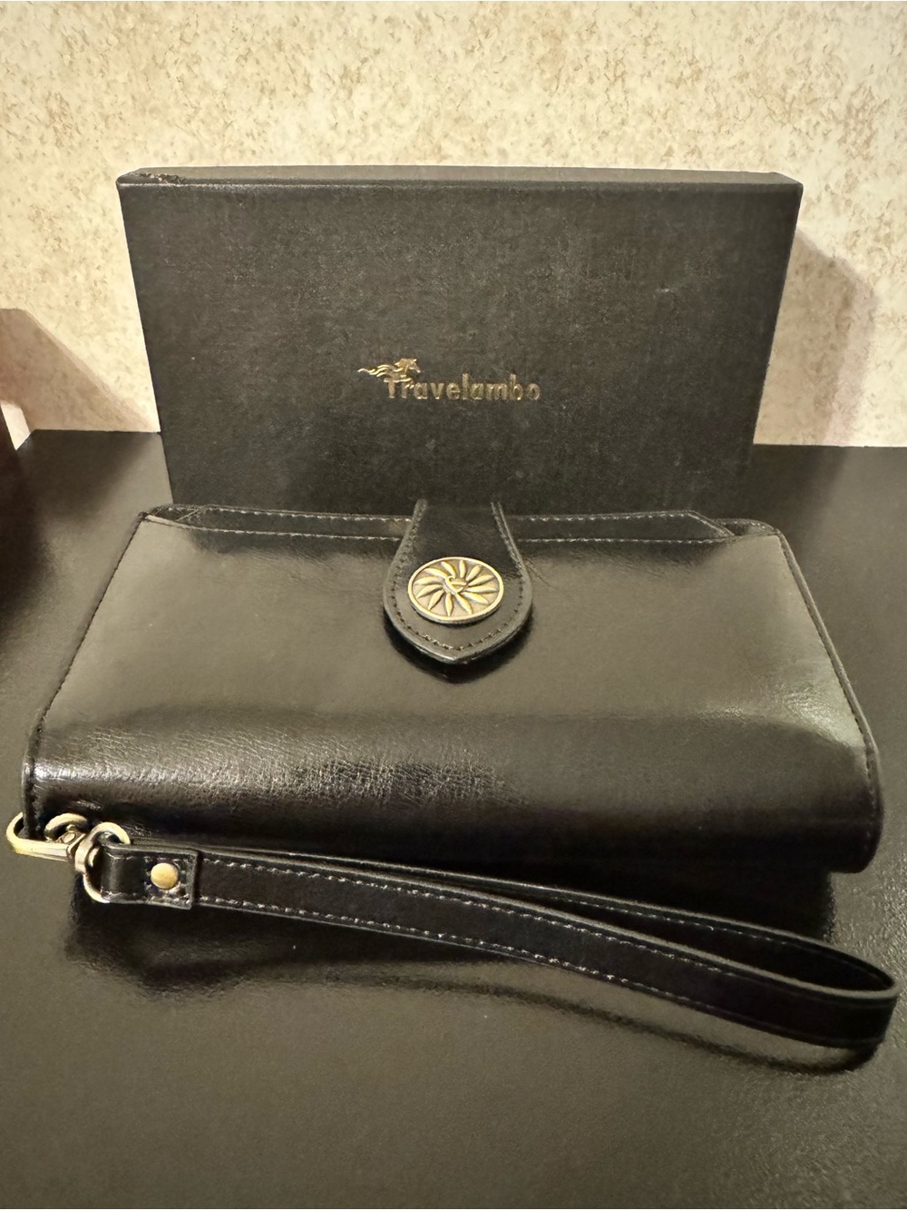 Travelambo Black Wristlet Wallet NWT in BOX